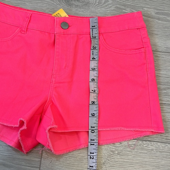 H&M Divided Neon Pink Denim Short shorts—Size 10– - Picture 4 of 5